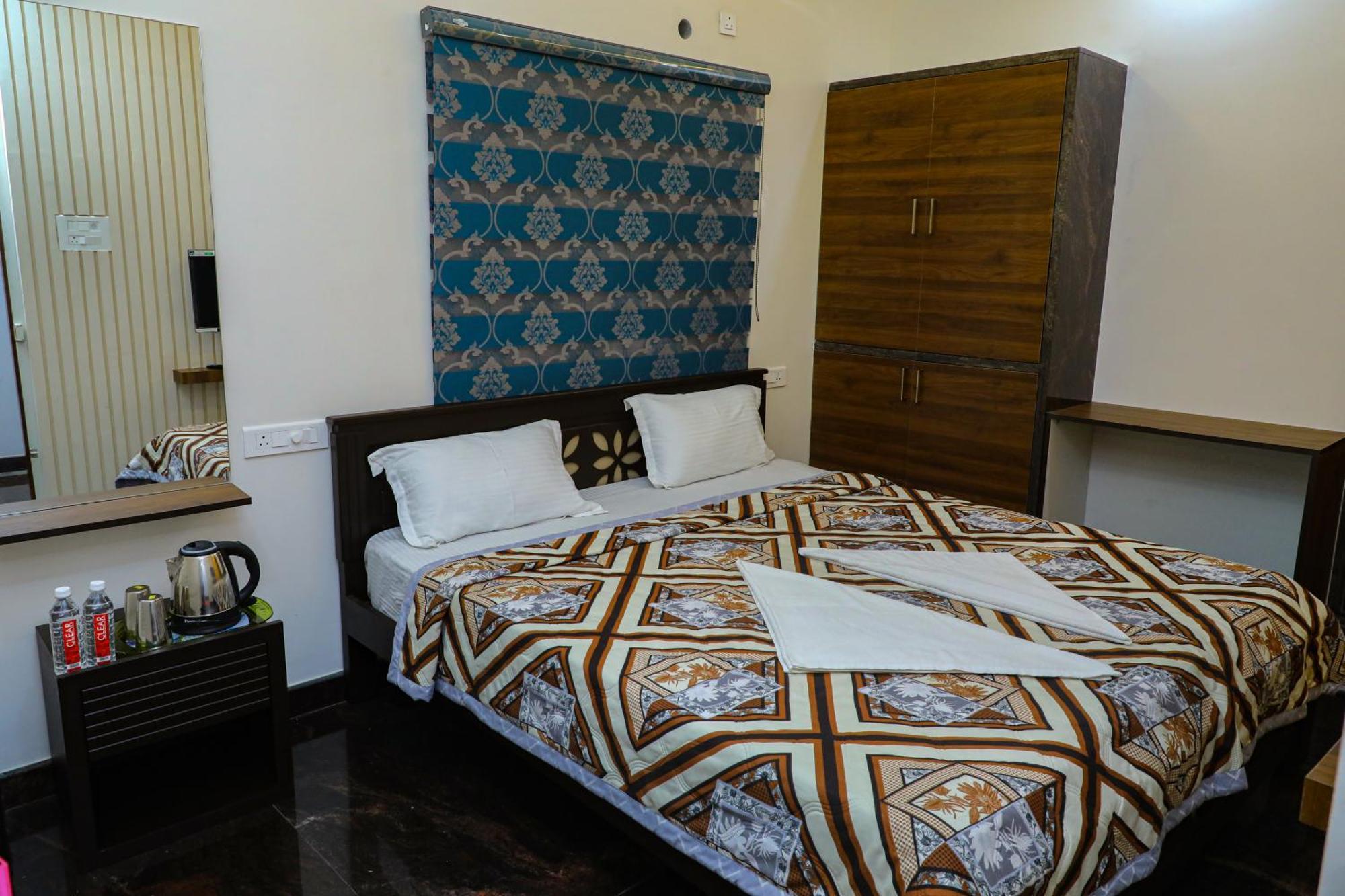 Jp Residency Hotel เยลาคีรี ภายนอก รูปภาพ