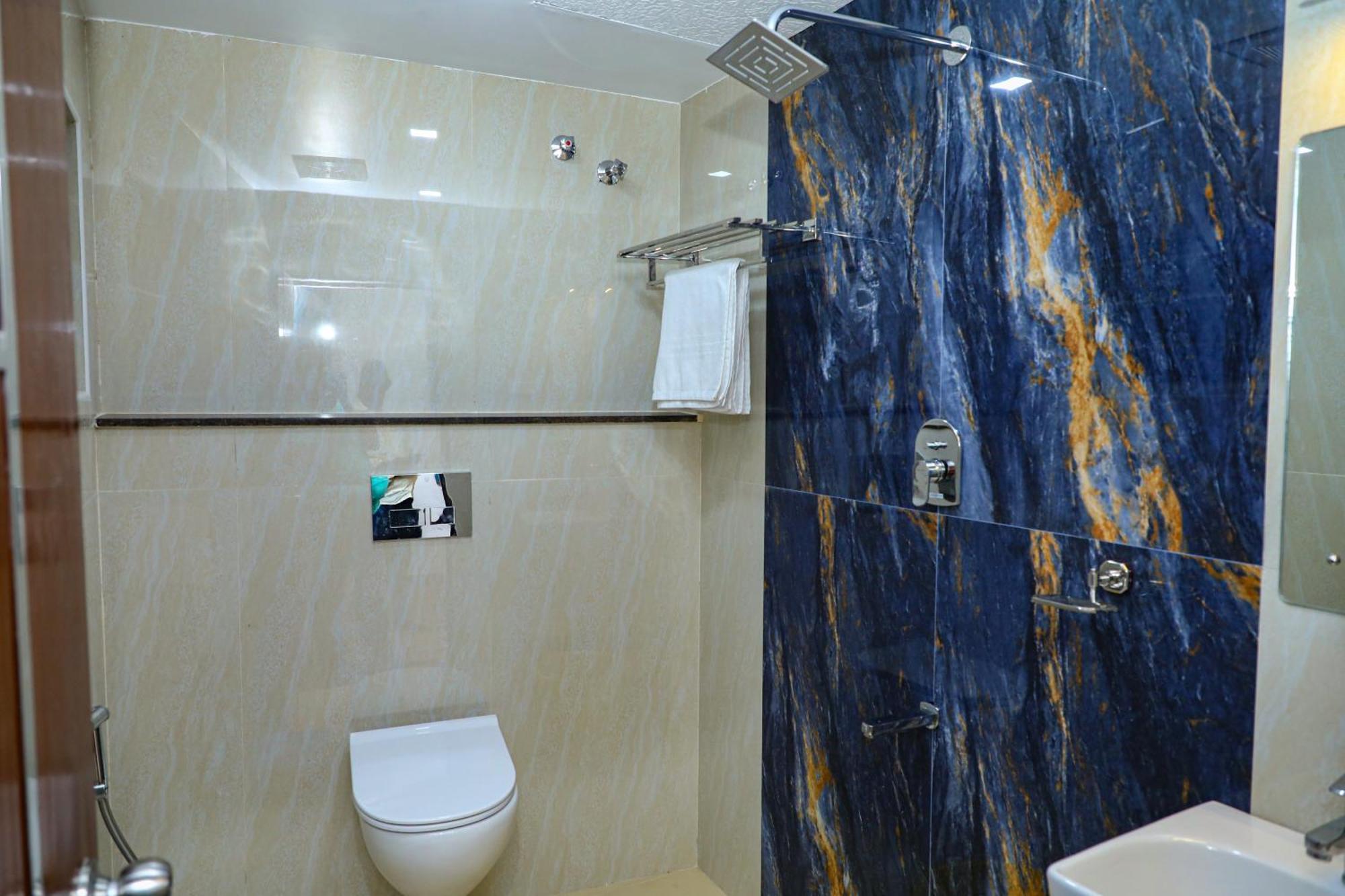 Jp Residency Hotel เยลาคีรี ภายนอก รูปภาพ
