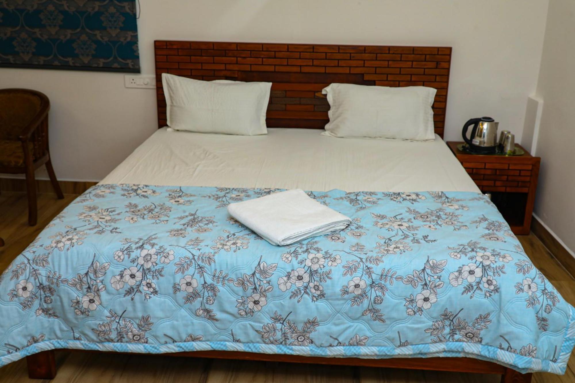 Jp Residency Hotel เยลาคีรี ภายนอก รูปภาพ