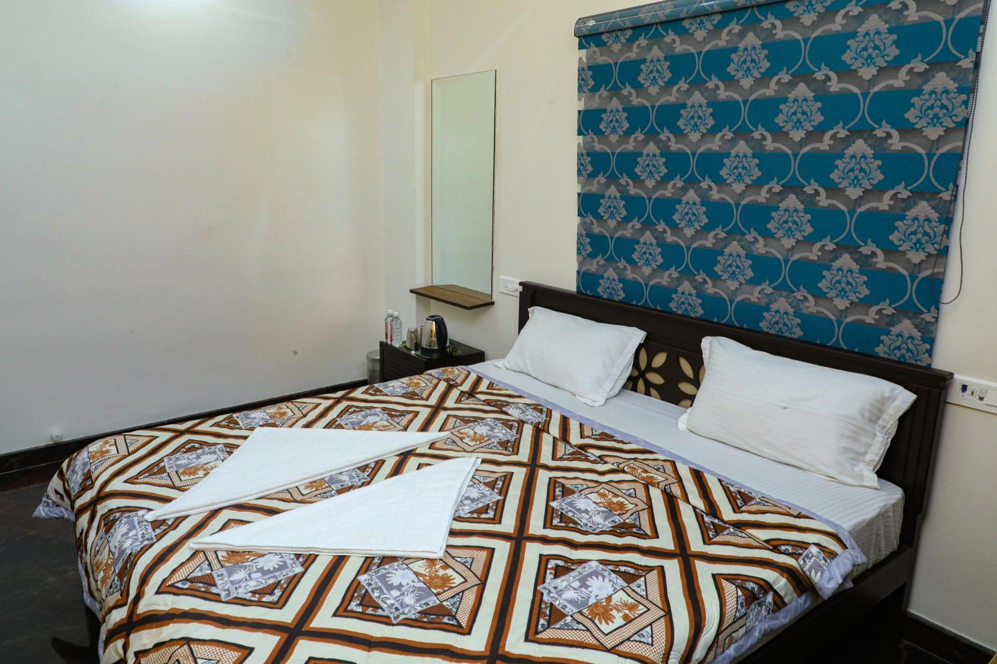 Jp Residency Hotel เยลาคีรี ภายนอก รูปภาพ