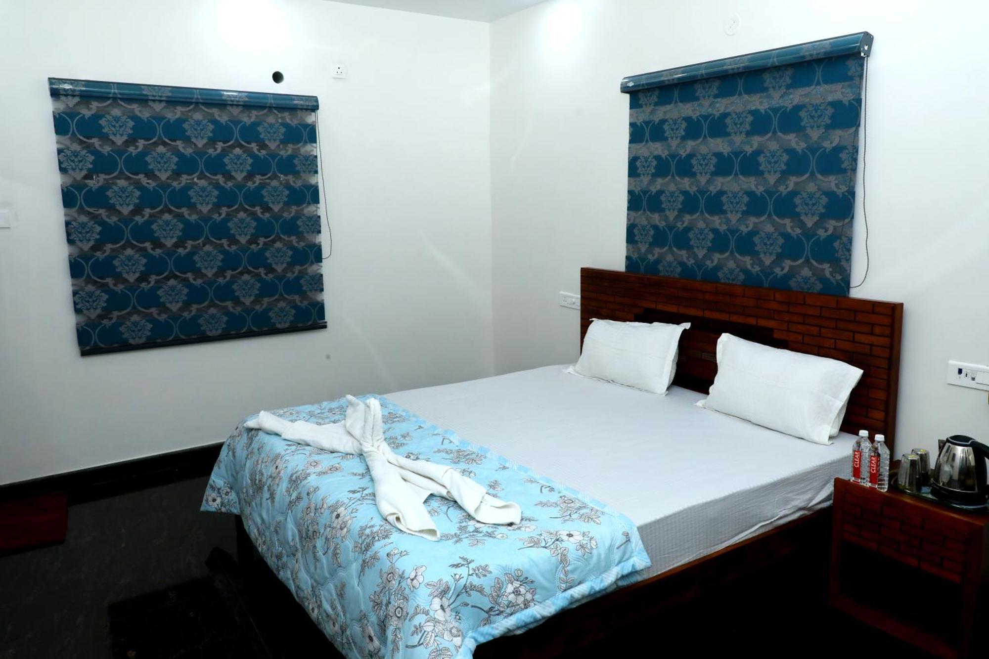 Jp Residency Hotel เยลาคีรี ภายนอก รูปภาพ