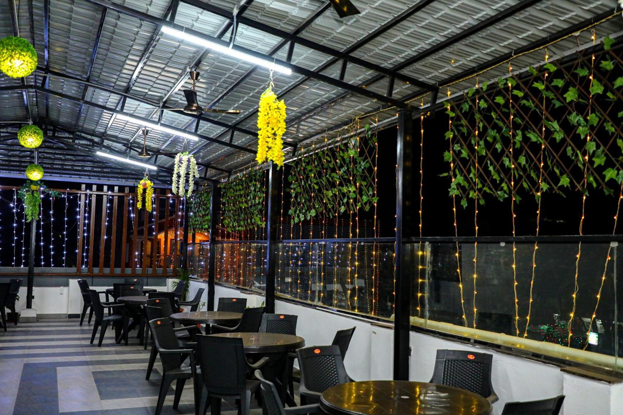 Jp Residency Hotel เยลาคีรี ภายนอก รูปภาพ