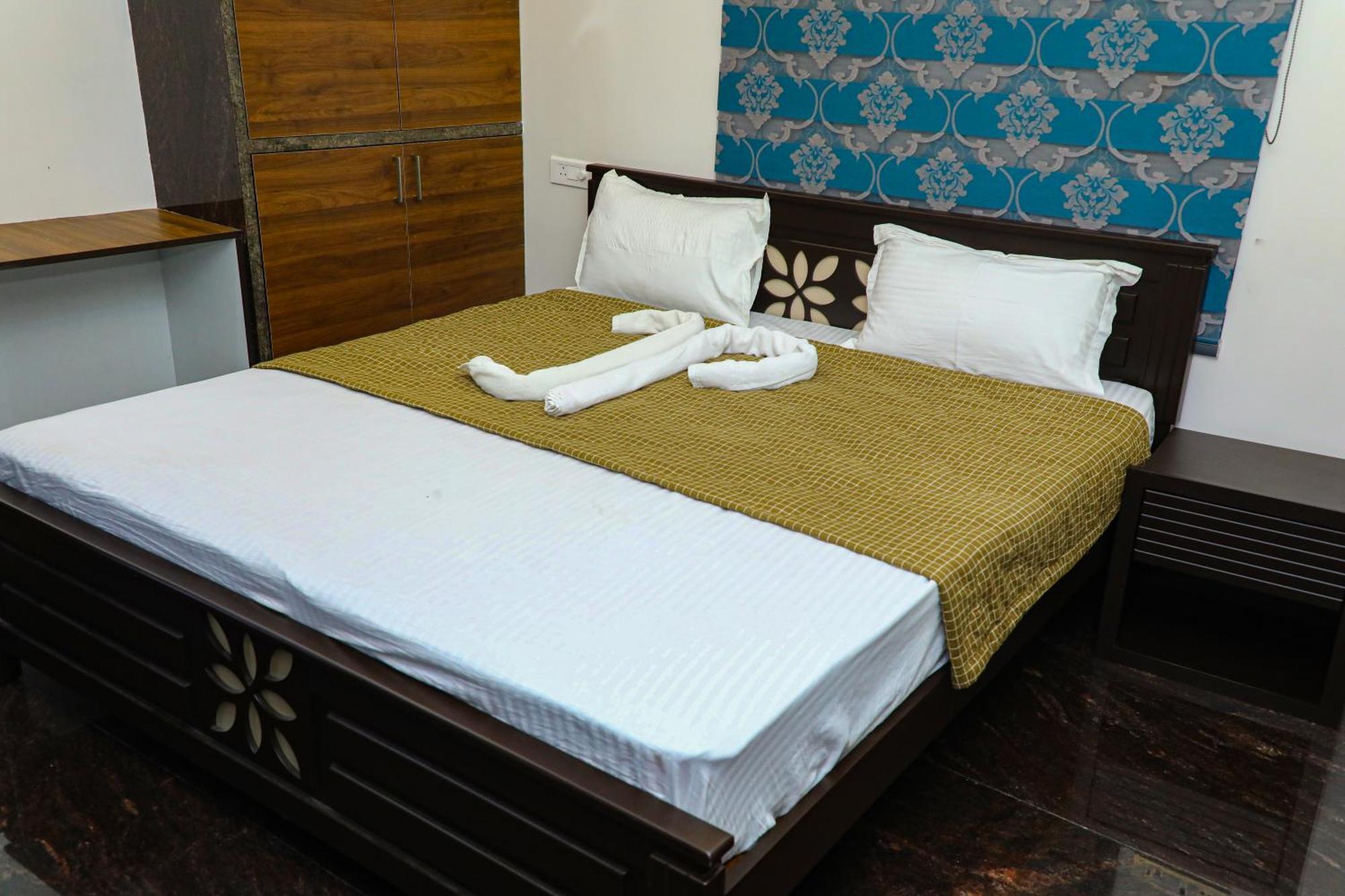 Jp Residency Hotel เยลาคีรี ภายนอก รูปภาพ