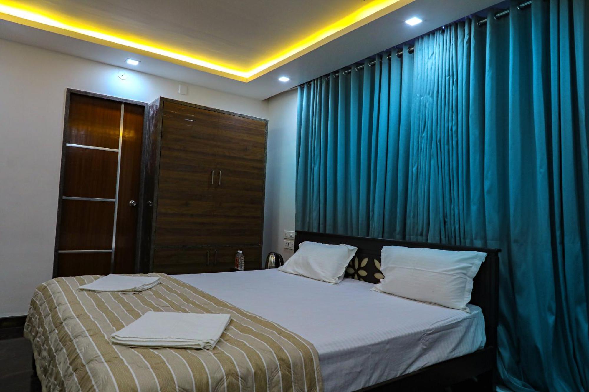 Jp Residency Hotel เยลาคีรี ภายนอก รูปภาพ