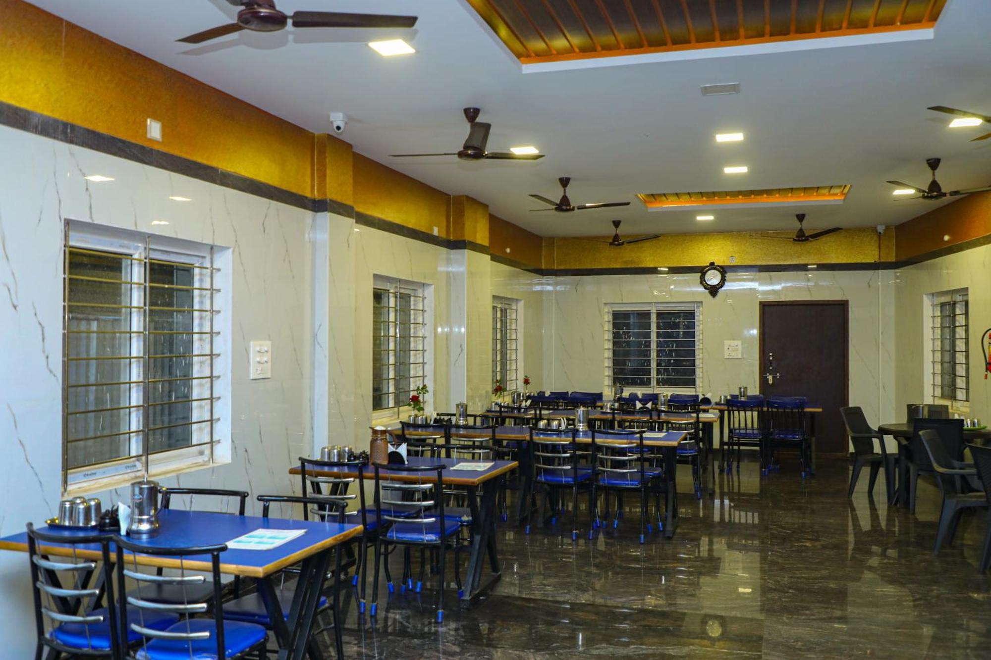 Jp Residency Hotel เยลาคีรี ภายนอก รูปภาพ
