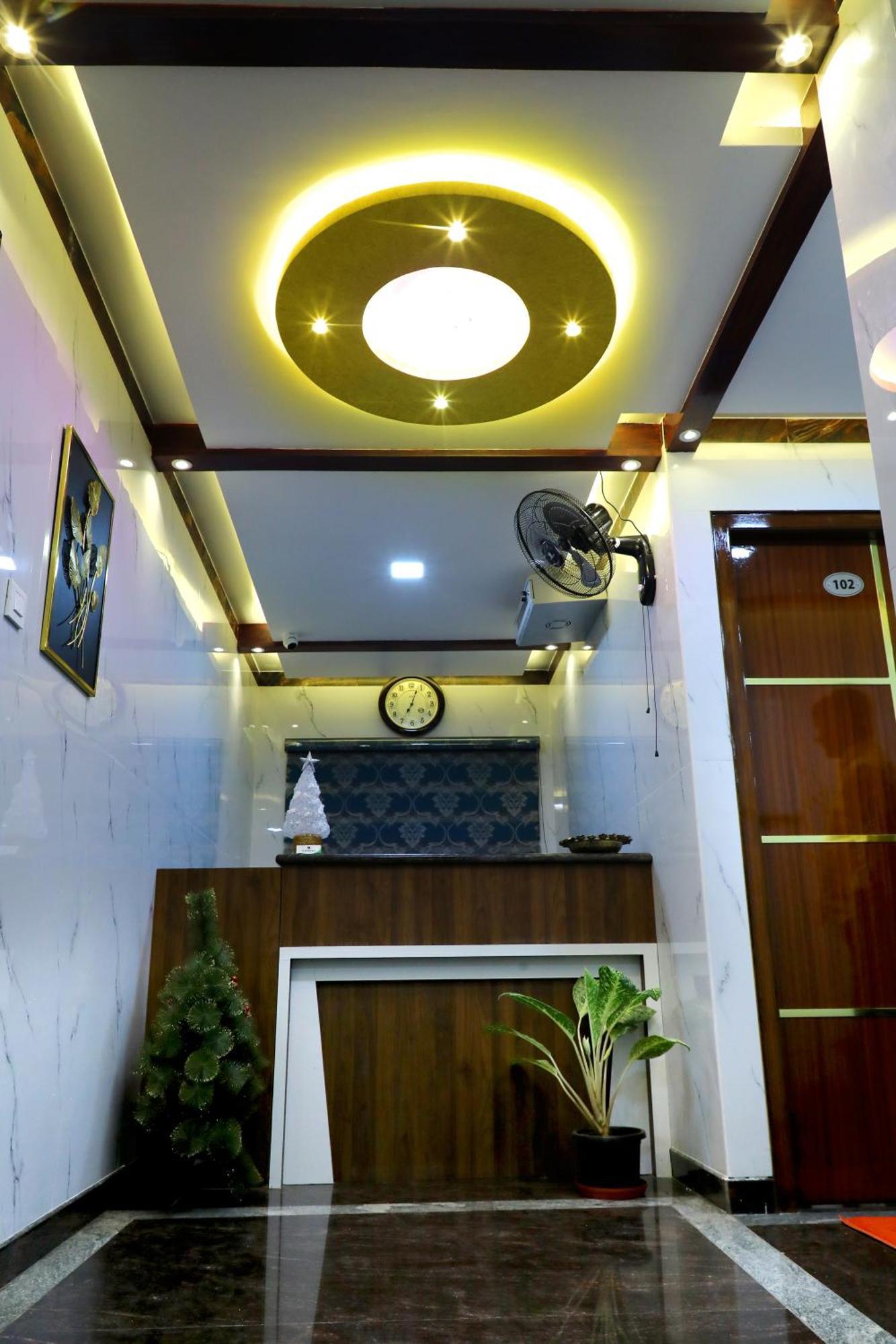 Jp Residency Hotel เยลาคีรี ภายนอก รูปภาพ
