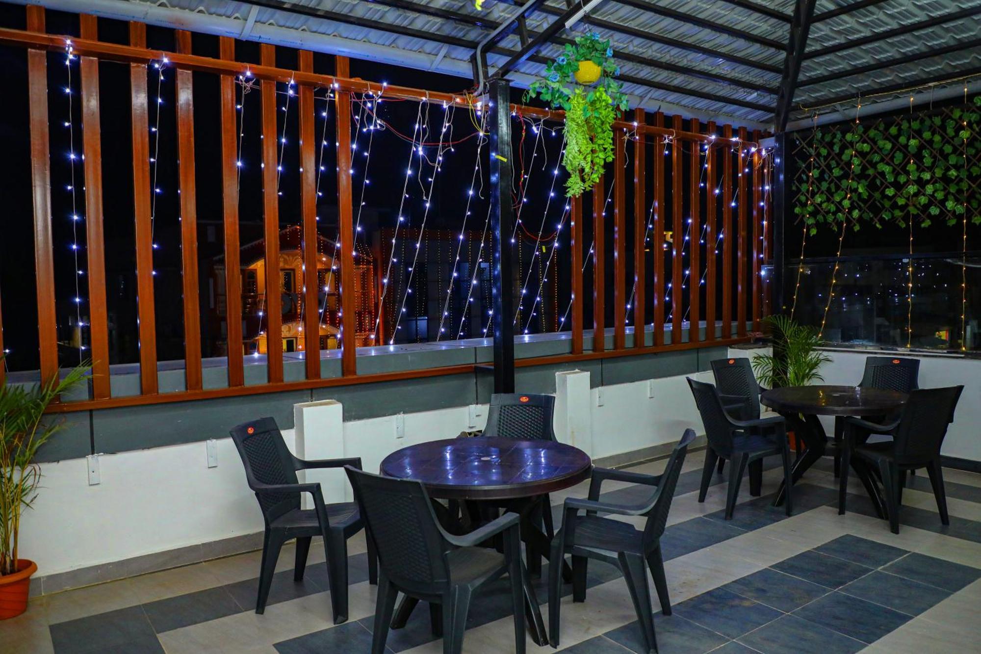 Jp Residency Hotel เยลาคีรี ภายนอก รูปภาพ