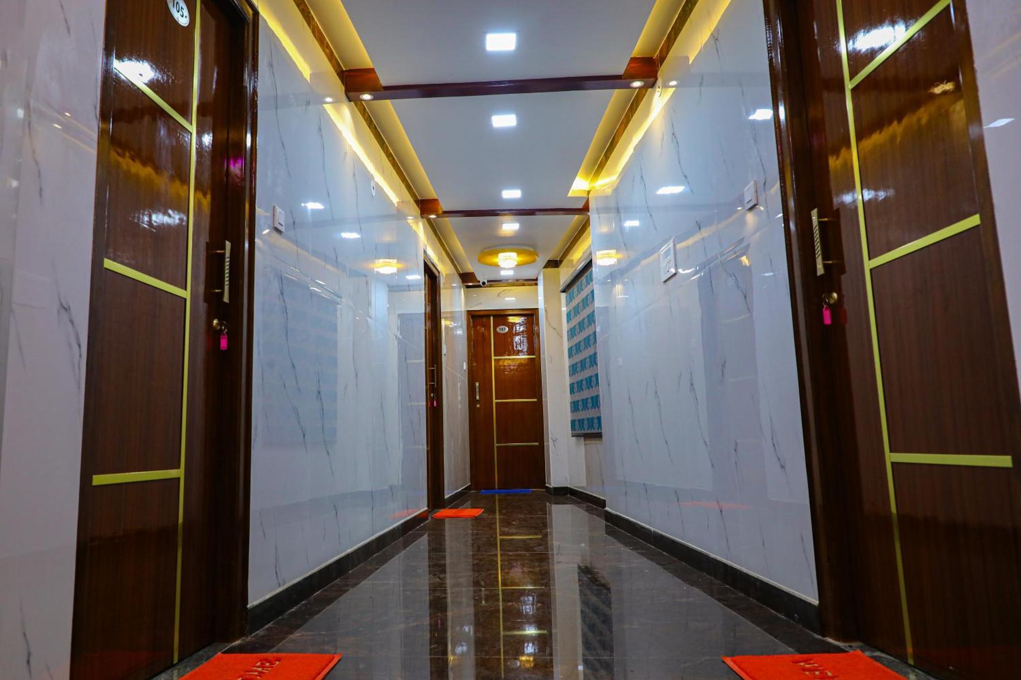 Jp Residency Hotel เยลาคีรี ภายนอก รูปภาพ