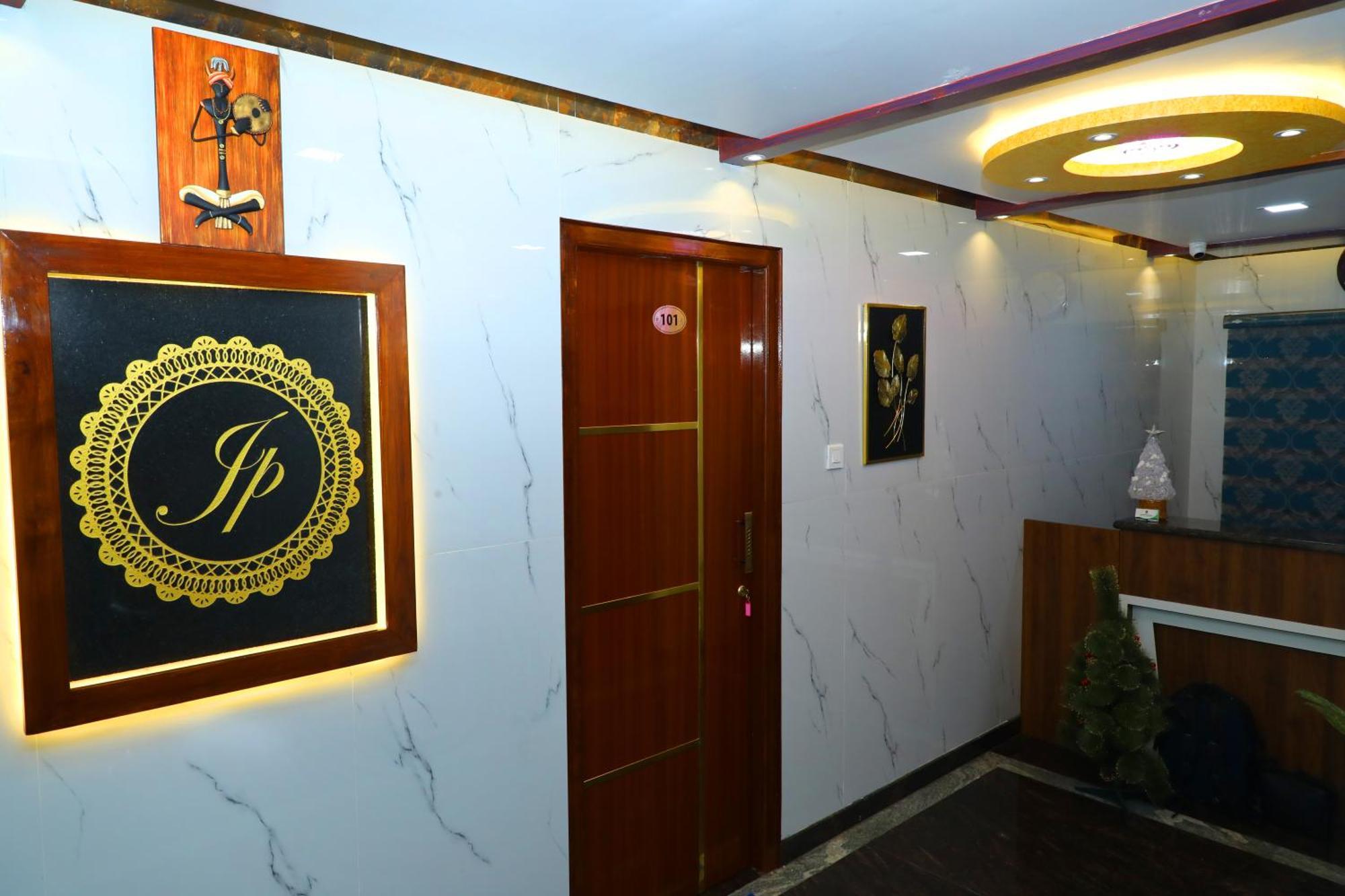 Jp Residency Hotel เยลาคีรี ภายนอก รูปภาพ