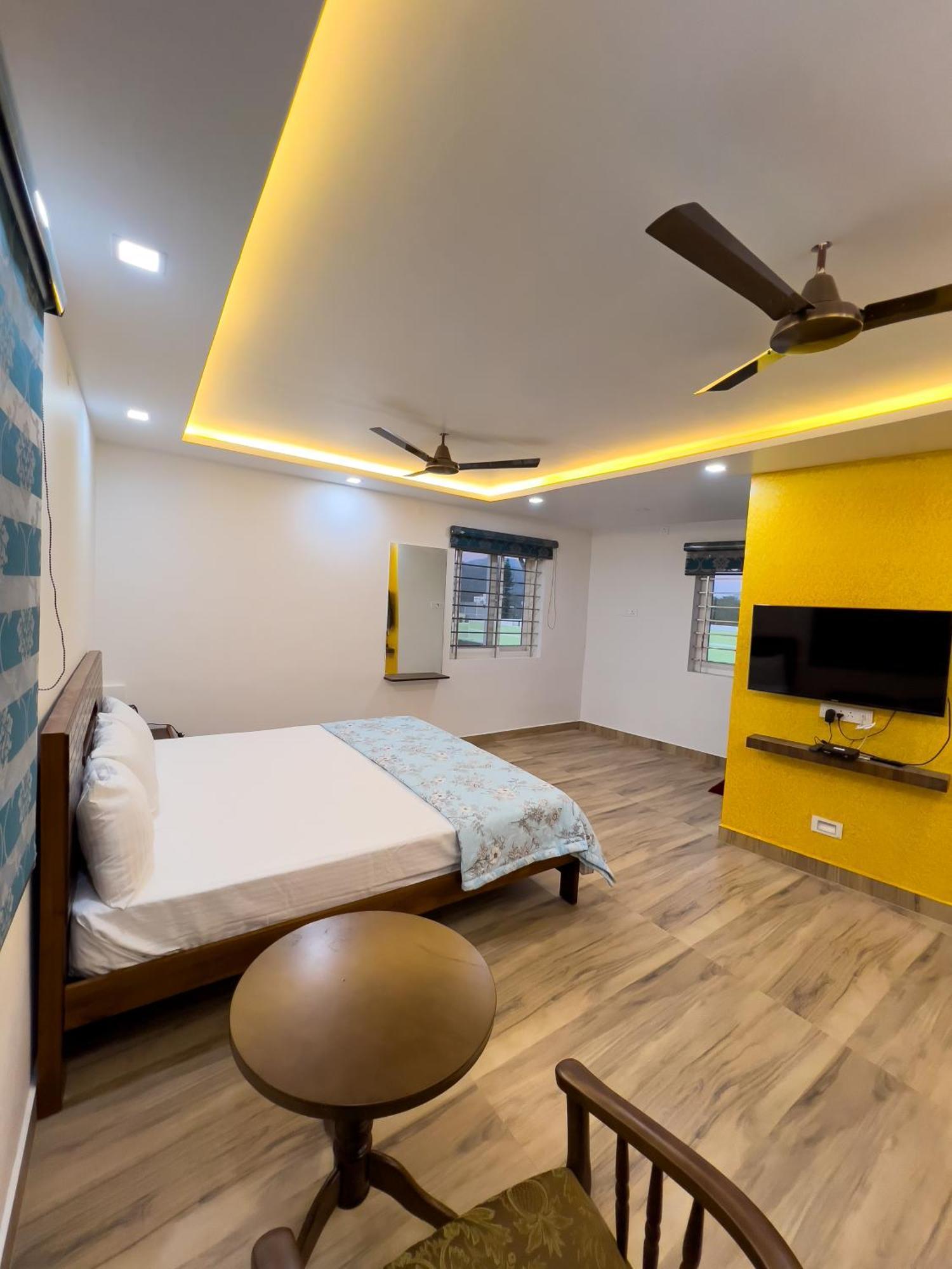 Jp Residency Hotel เยลาคีรี ภายนอก รูปภาพ