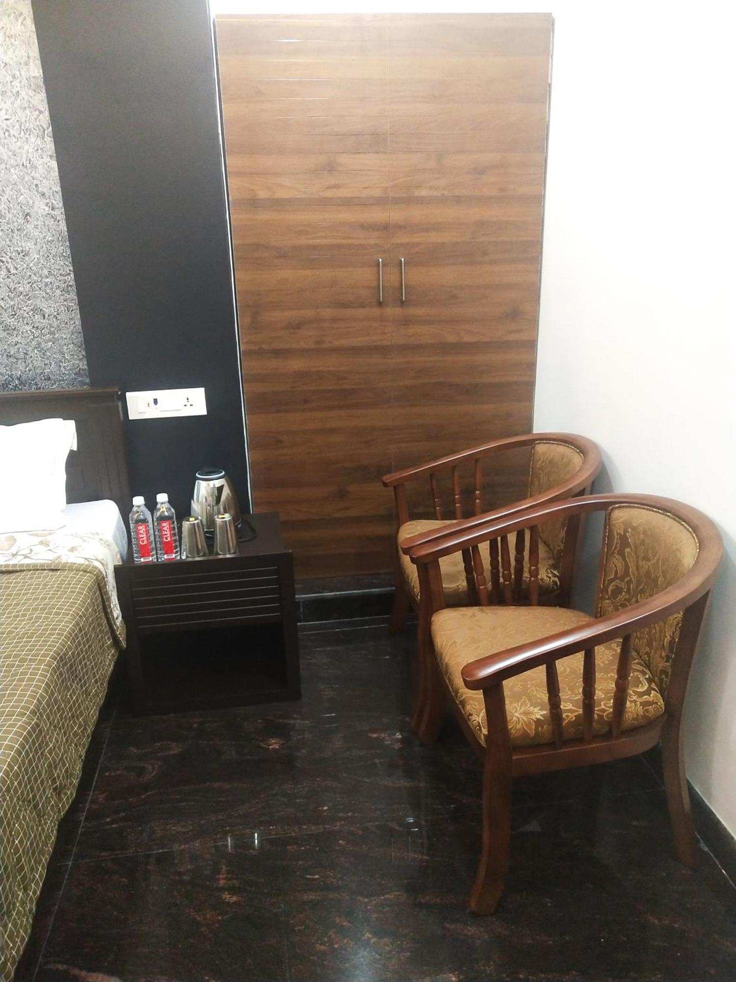 Jp Residency Hotel เยลาคีรี ภายนอก รูปภาพ