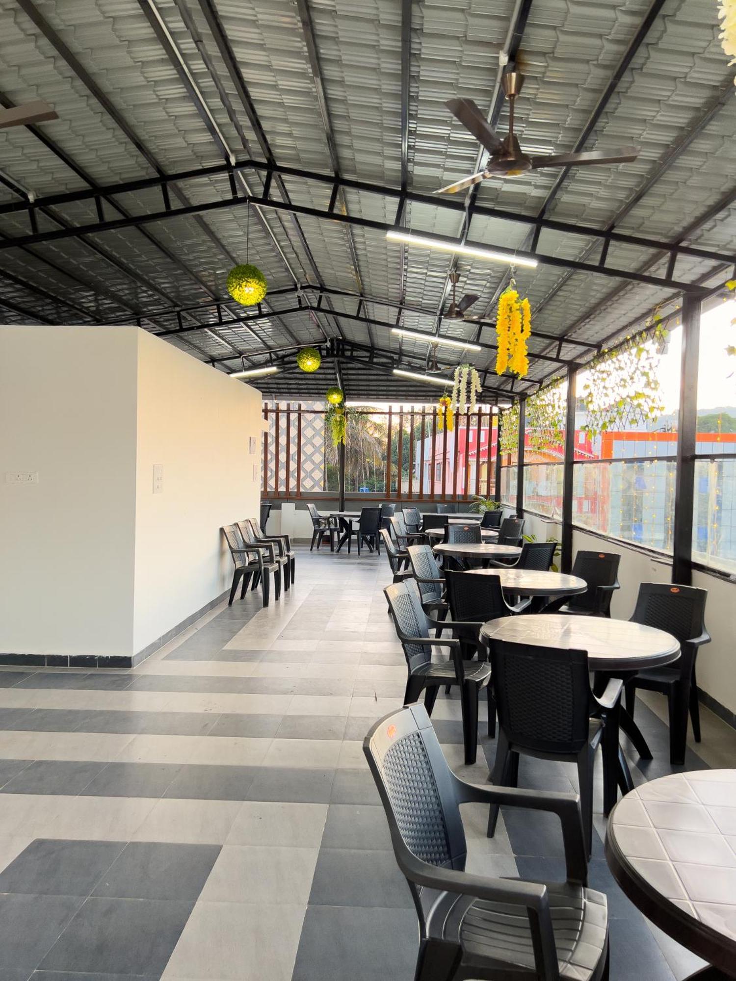 Jp Residency Hotel เยลาคีรี ภายนอก รูปภาพ